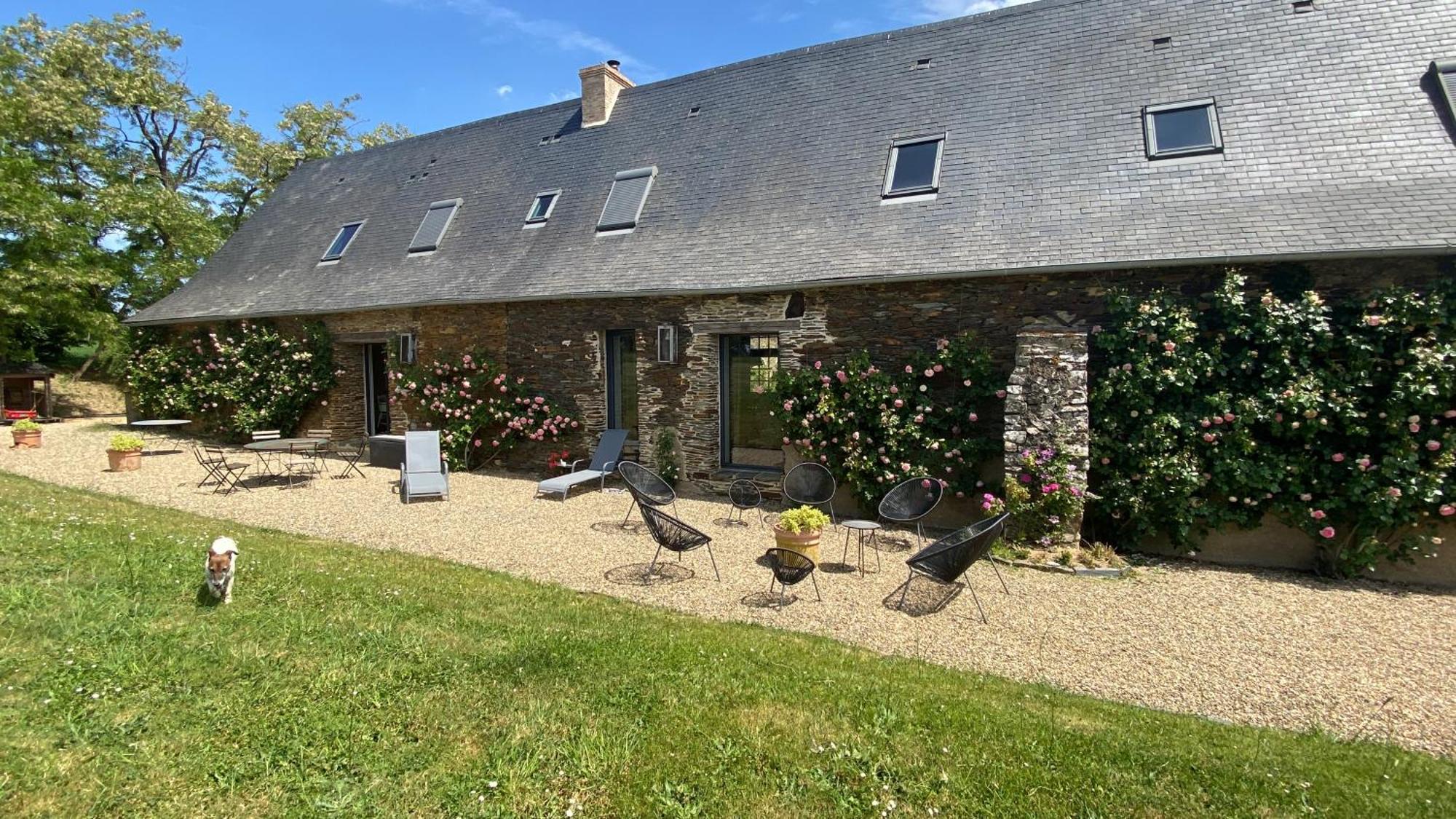 La Mouliniere, Jolie Longere Du Xviie Bed & Breakfast La Jaille-Yvon Bagian luar foto
